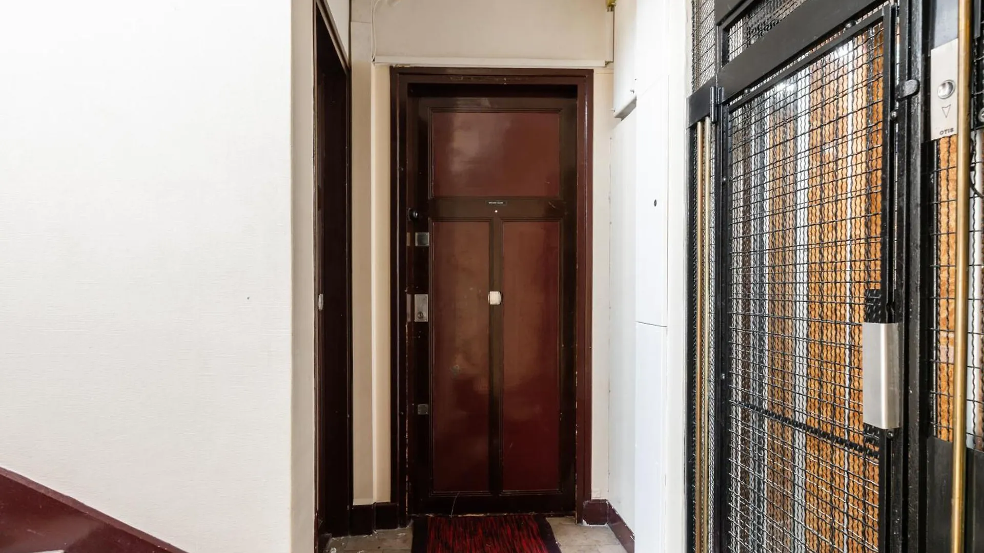 Elegant 15 Apartment