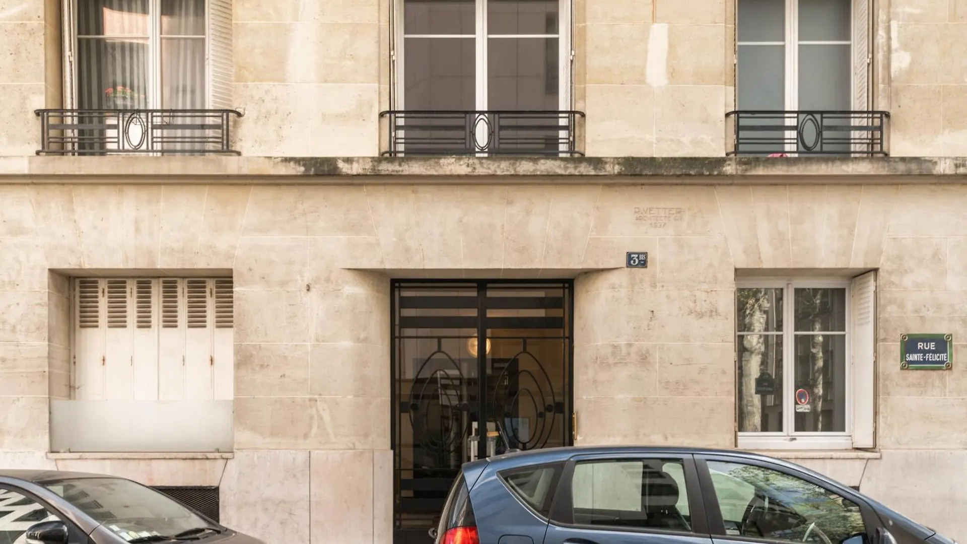 Elegant 15 * Paris